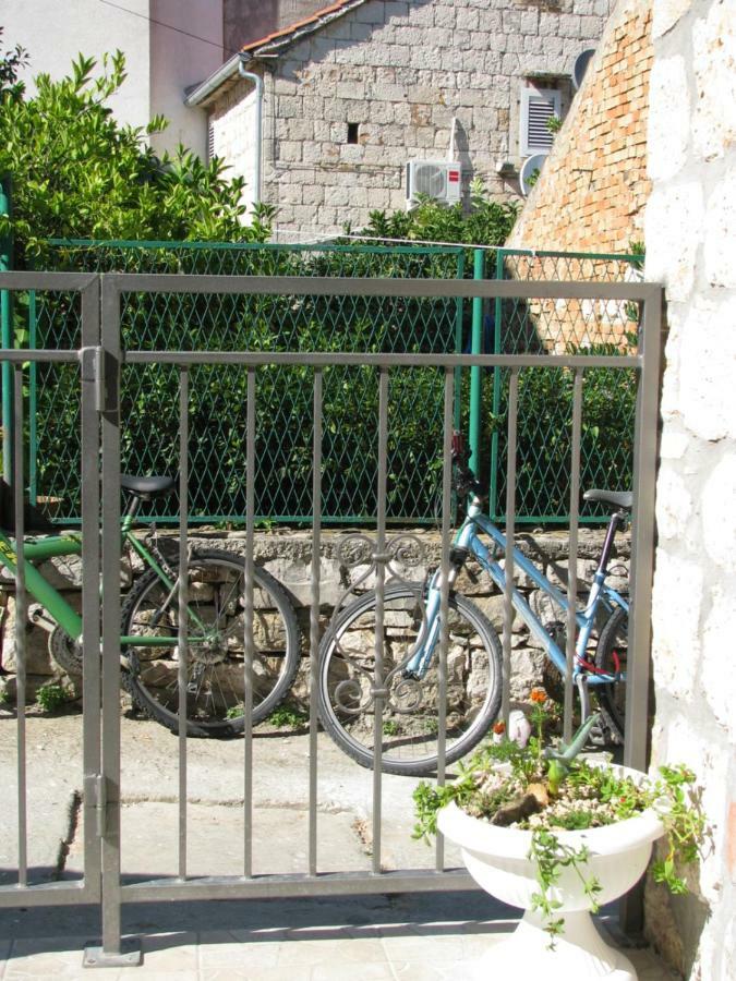 וויס Apartments And Room Lemon מראה חיצוני תמונה