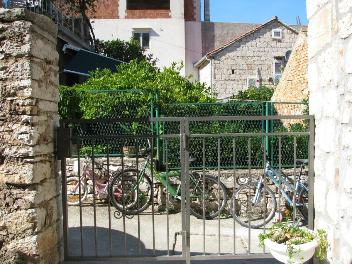 וויס Apartments And Room Lemon מראה חיצוני תמונה