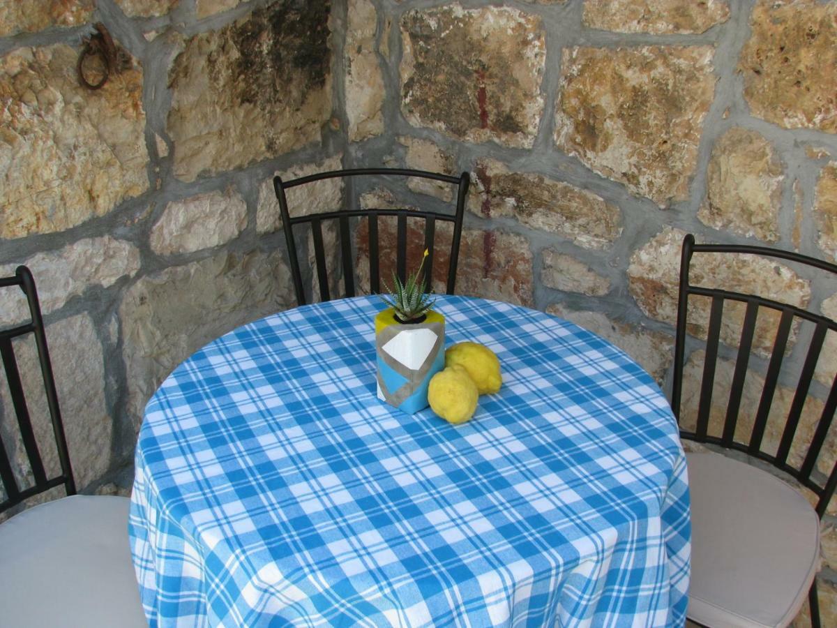 וויס Apartments And Room Lemon מראה חיצוני תמונה