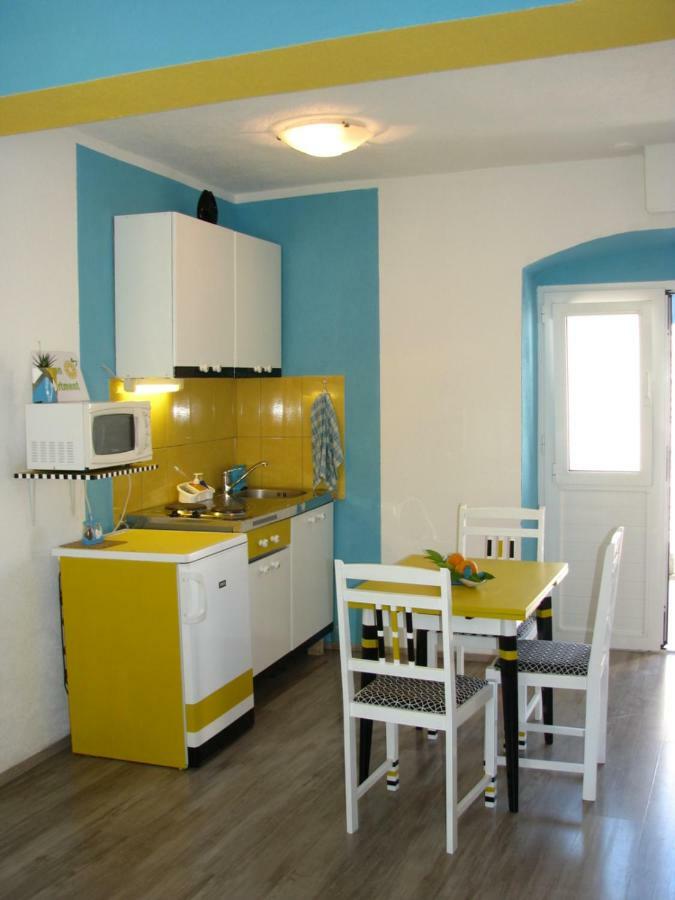וויס Apartments And Room Lemon מראה חיצוני תמונה