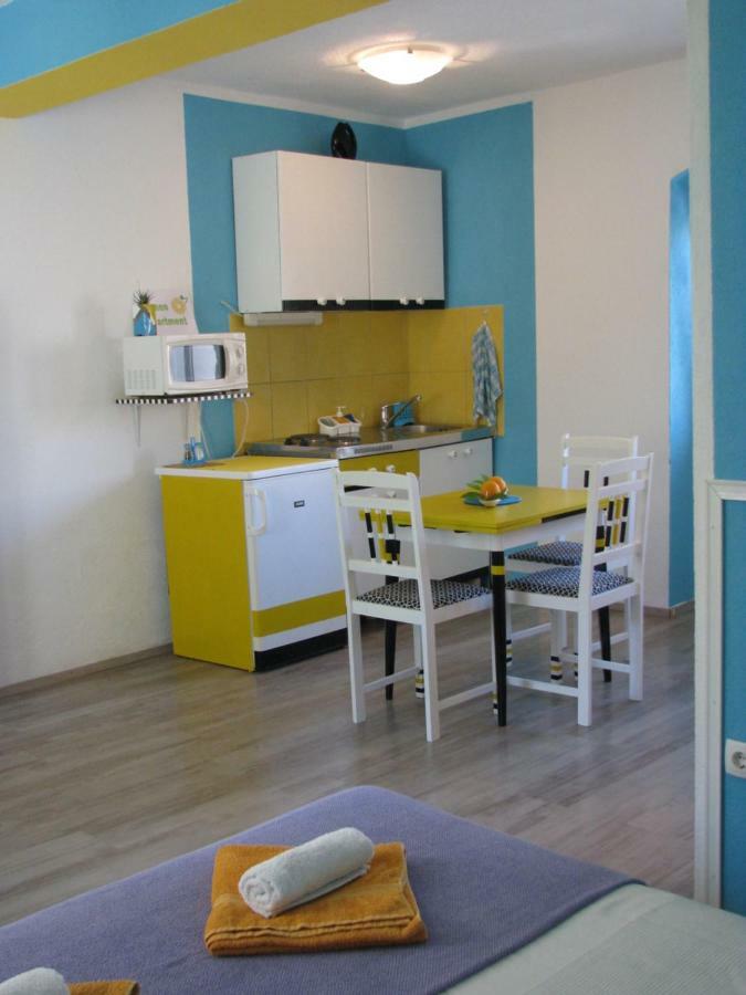 וויס Apartments And Room Lemon מראה חיצוני תמונה