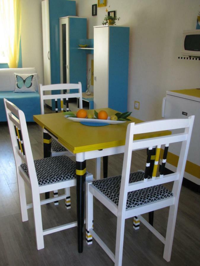 וויס Apartments And Room Lemon מראה חיצוני תמונה